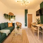 Διαμέρισμα Peaceful Returns - 2 Bed House Near Roundhay Park *