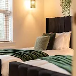 Peaceful Returns - 2 Bed House Near Roundhay Park Λιντς