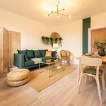 Διαμέρισμα Peaceful Returns - 2 Bed House Near Roundhay Park