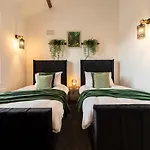 Διαμέρισμα Peaceful Returns - 2 Bed House Near Roundhay Park Λιντς
