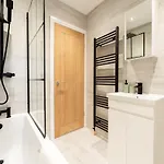 Peaceful Returns - 2 Bed House Near Roundhay Park Διαμέρισμα