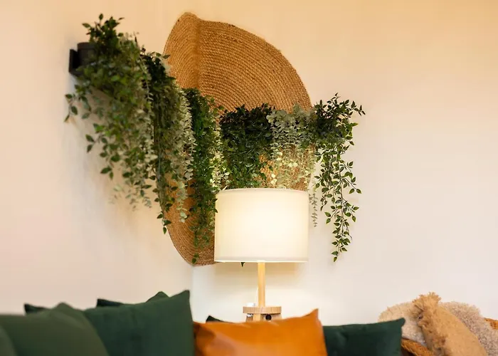 Peaceful Returns - 2 Bed House Near Roundhay Park Apartment Leeds (West Yorkshire)