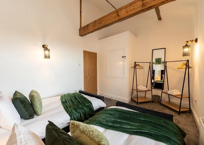 Apartment Peaceful Returns - 2 Bed House Near Roundhay Park Leeds (West Yorkshire)