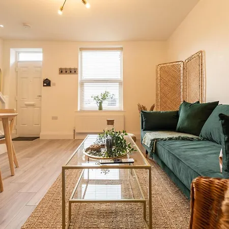 Peaceful Returns - 2 Bed House Near Roundhay Park * 利兹