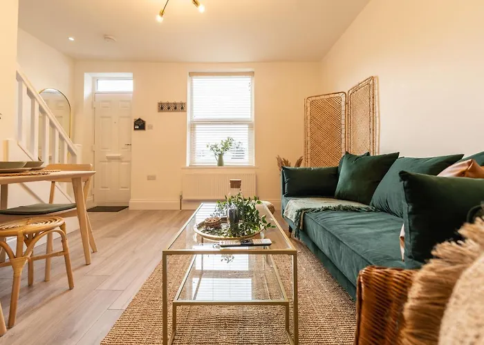 Peaceful Returns - 2 Bed House Near Roundhay Park * 利兹