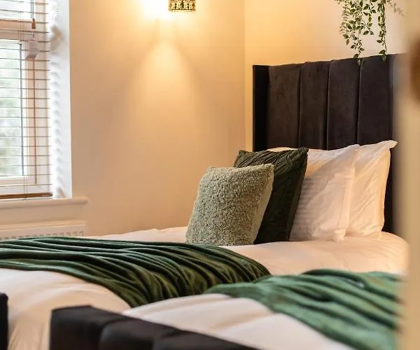 Peaceful Returns - 2 Bed House Near Roundhay Park 利兹