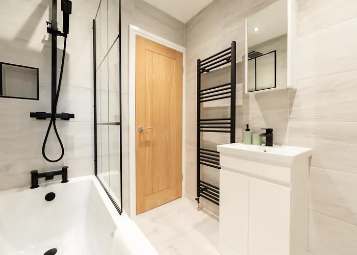 Peaceful Returns - 2 Bed House Near Roundhay Park Appartamento