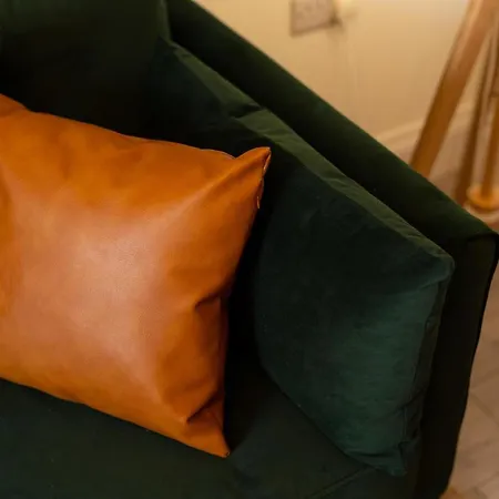 アパート Peaceful Returns - 2 Bed House Near Roundhay Park リーズ