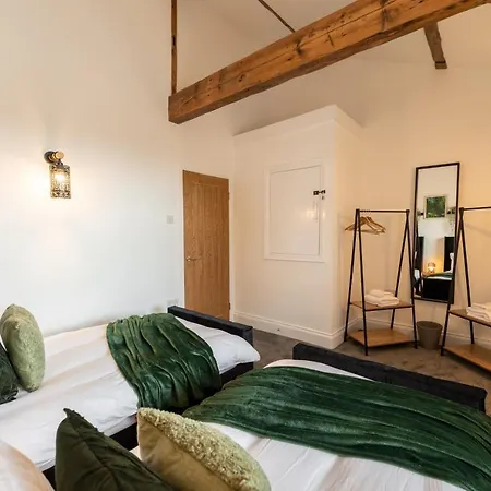 アパート Peaceful Returns - 2 Bed House Near Roundhay Park リーズ