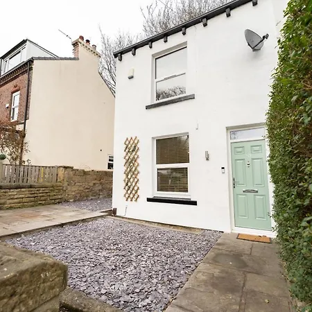 アパート Peaceful Returns - 2 Bed House Near Roundhay Park *