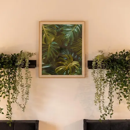 Peaceful Returns - 2 Bed House Near Roundhay Park アパート リーズ