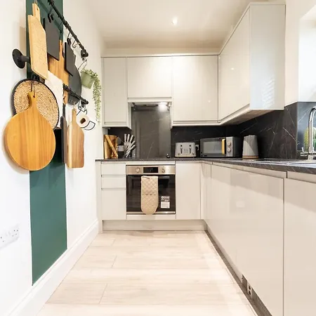 アパート Peaceful Returns - 2 Bed House Near Roundhay Park *