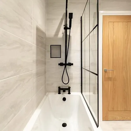 アパート Peaceful Returns - 2 Bed House Near Roundhay Park