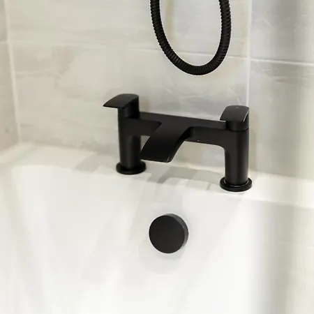 アパート Peaceful Returns - 2 Bed House Near Roundhay Park リーズ