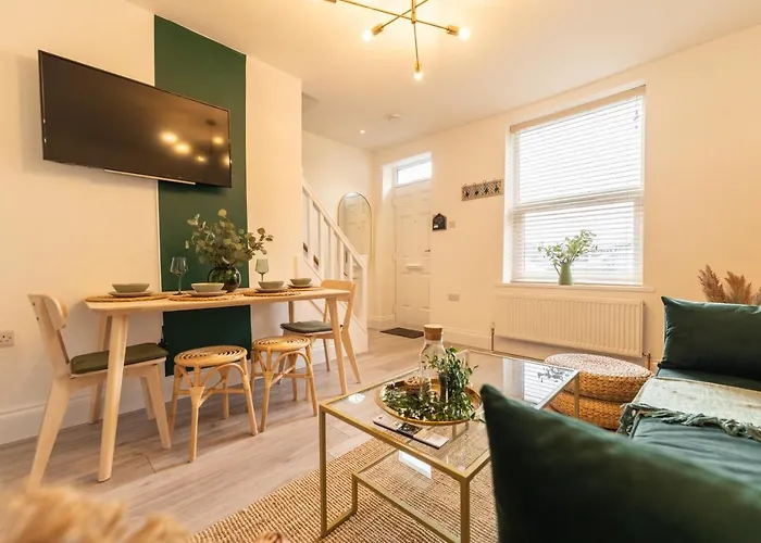 Peaceful Returns - 2 Bed House Near Roundhay Park 아파트 리즈