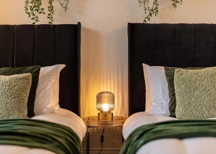 Peaceful Returns - 2 Bed House Near Roundhay Park 리즈