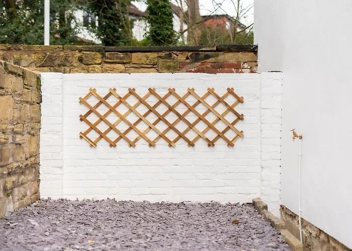 Peaceful Returns - 2 Bed House Near Roundhay Park 아파트 리즈